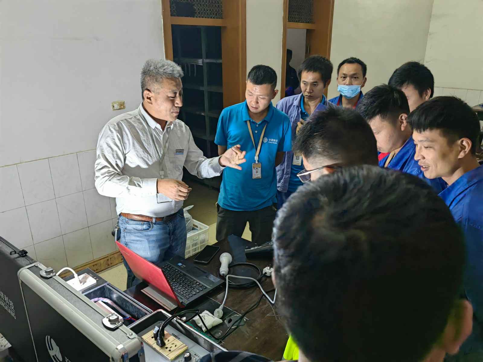 苏州俊豪环境监测技术有限公司为中移铁通有限公司安全用电培训